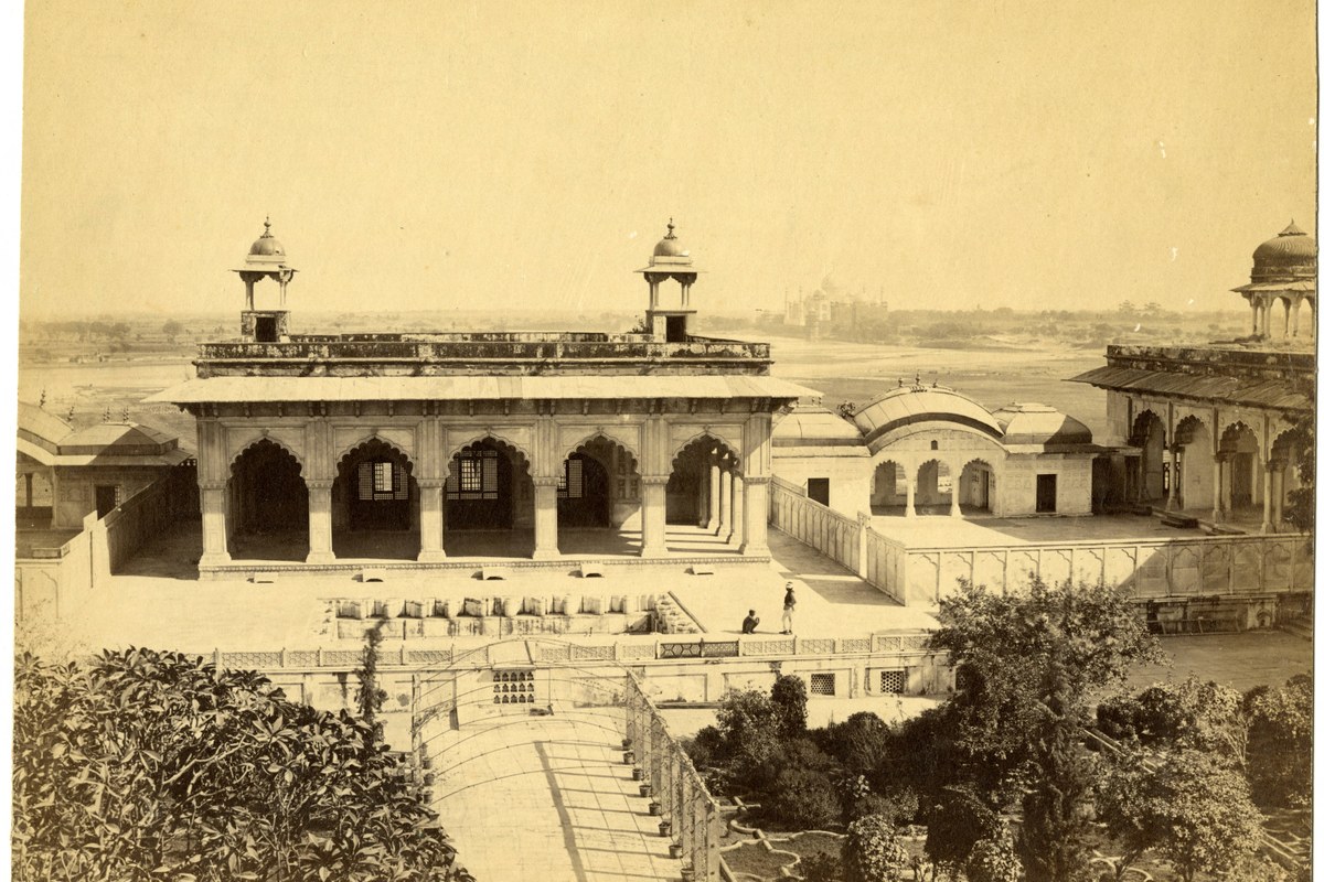 1644年の政治的・軍事的文脈 — ムガル帝国シャー・ジャハーン モフール金貨1644年 — タージ・マハルの時代を象徴する傑作